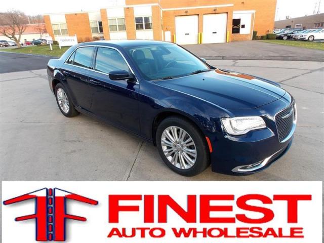 Chrysler : 300 Series Limited 2015 chrysler 300 limited awd warranty leather rear view camera heated seats