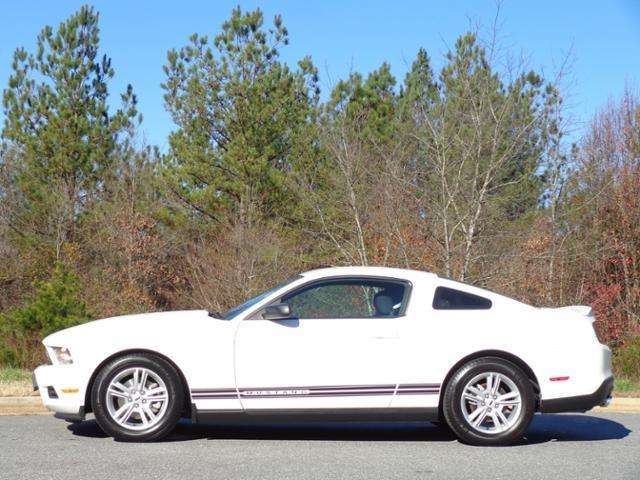 Ford : Mustang V6 2012 ford mustang automatic 229 p mo 200 down