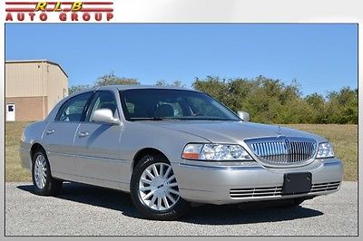 Lincoln : Town Car Ultimate 2004 town car ultimate immaculate low mileage vehicle must see