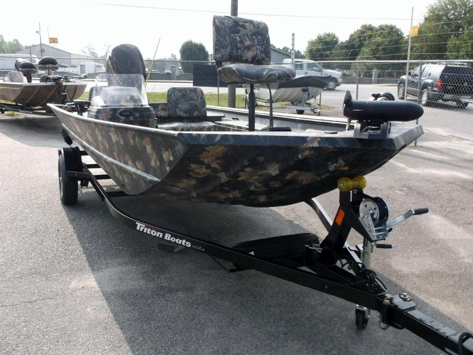 2016 TRITON BOATS 1862 SC