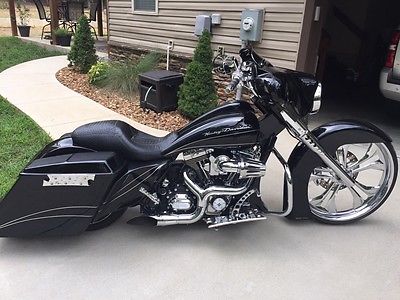 Harley-Davidson : Touring Harley Davidsons street glide