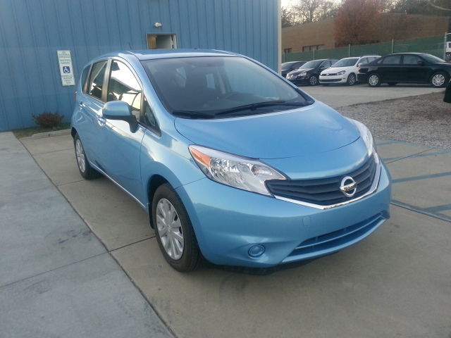 Nissan : Versa 1.6L, 4cyl, nicely loaded, all power, like new, runs great, SAT radio