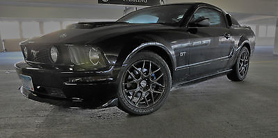Ford : Mustang GT 2007 ford mustang gt coupe 4.6 l 18 rims w system excellent condition 45 k garaged