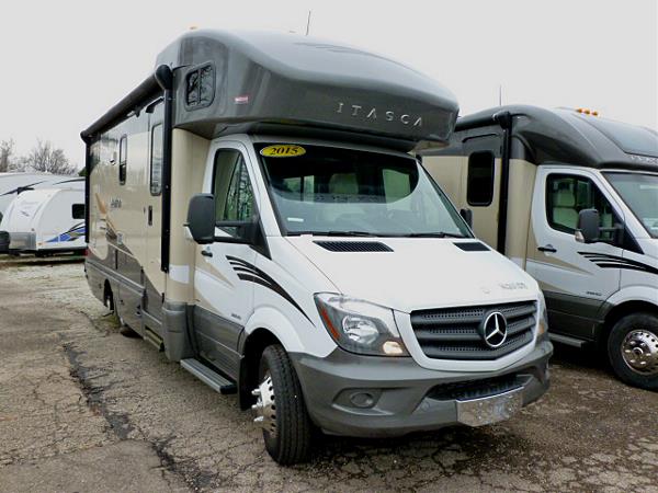 2015 Winnebago Navion M