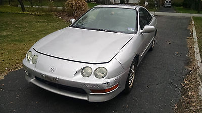 Acura : Integra LS Acura Integra, 2000 LS, 119000 mi, Bergen Cty, runs great, 2 new tires, Silver