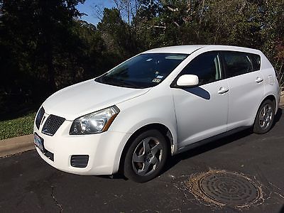 Pontiac : Vibe 2009 pontiac vibe base hatchback 4 door in good condition with clean title