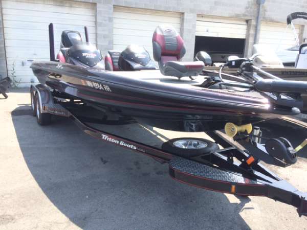 2012 TRITON BOATS 21HP