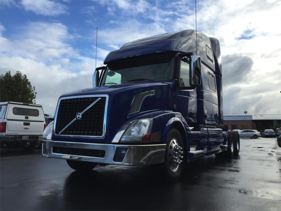 2014 Volvo Vnm64t780