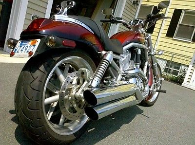 Harley-Davidson : VRSC This is rare radical red 10 out 150 color scheme, screaming eagle pipes