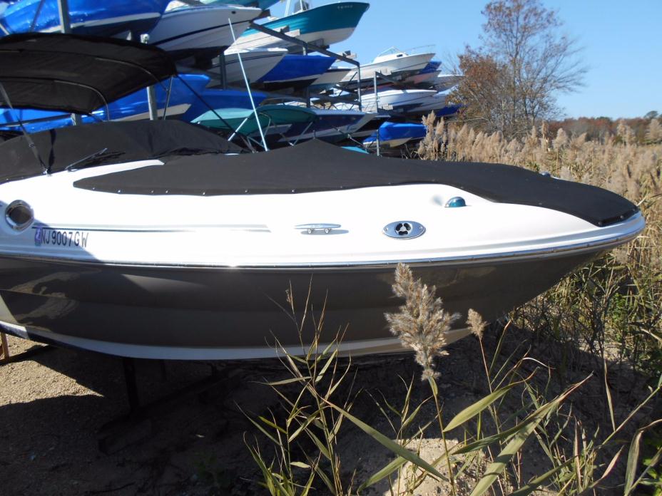 2005 Sea Ray 240 Sundeck