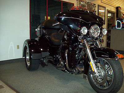 Harley-Davidson : Touring 2011 harley davidson tri glide trike