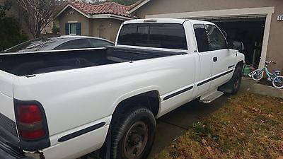 Dodge : Ram 2500 1999 dodge ram 2500 v 10 with k and n intake w chip bed liner and locking cover