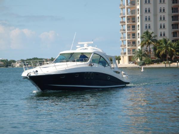 2005 Sea Ray 48 Sundancer With Lift