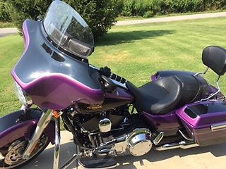 Harley-Davidson : Touring Great Street Glide with under 21,000 miles.