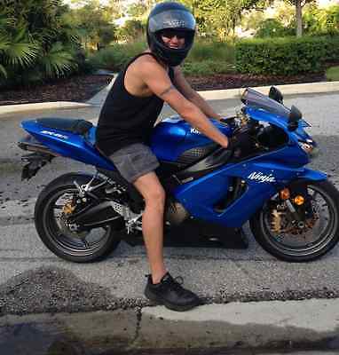 Kawasaki : Ninja Garge kept  sports bike