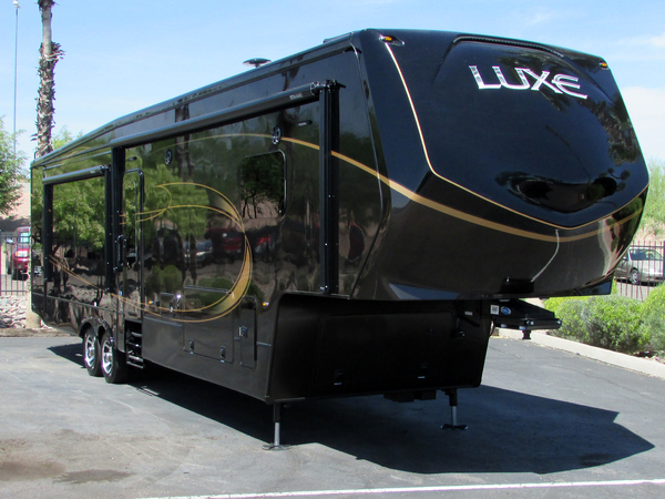 2016 Augusta Rv LF-42RL 101