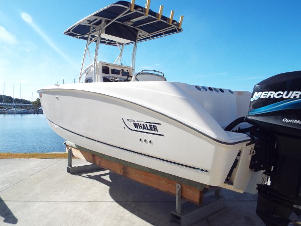 2003 Boston Whaler 240 Outrage