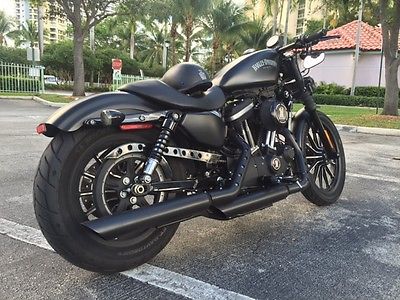 Harley-Davidson : Sportster Custom Iron 883
