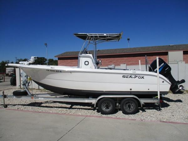 2005 Sea Fox 230 Center Console