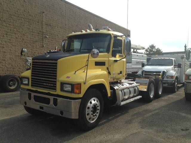 2012 Mack Pinnacle Chu613