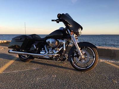 Harley-Davidson : Touring 2014 hd street glide flhx low miles great condition