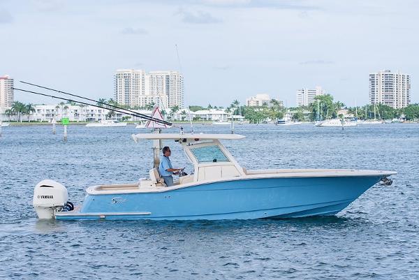 2013 Scout Boats Center Console