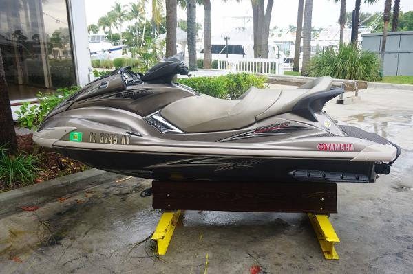 2009 Yamaha Waverunner FX Cruiser SHO