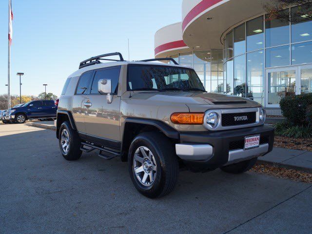 Toyota : FJ Cruiser Base Base SUV 4.0L Rear View Monitor In Mirror Hands-Free Communication System Engine