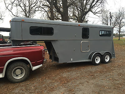 2005 Year HORSE TRAILER = BUILT BY; QUALITY BUILT TRAILERS. GOOSENECK = NICE!!!