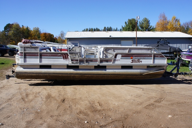 1992 Sylvan 24' Cruising pontoon