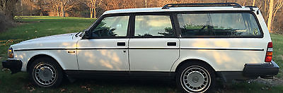 Volvo : 240 Base Wagon 4-Door 1993 volvo 240 base wagon 5 door 2.3 l