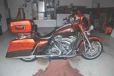 Harley-Davidson : Touring CVO Harley Davidson Streetglide 2012