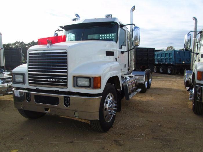 2012 Mack Pinnacle Chu613