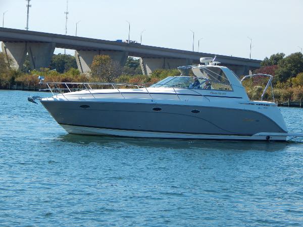 2005 Rinker 410 Fiesta Vee