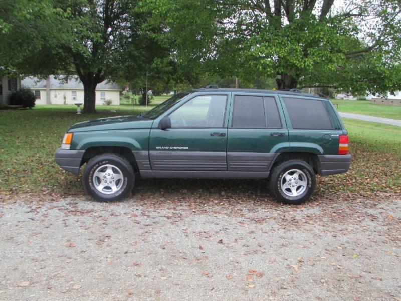 1998 Jeep Grand Cherokee Laredo 4X4 Just In Time For Winter!!