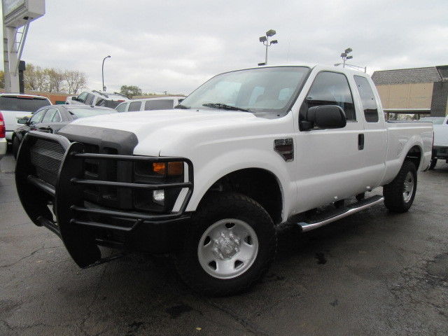 Ford : F-250 SuperCab 4X4 White F-250 XL Ext Cab 84k Miles 6.4L Turbo Diesel Bed Liner Ex Fed PU