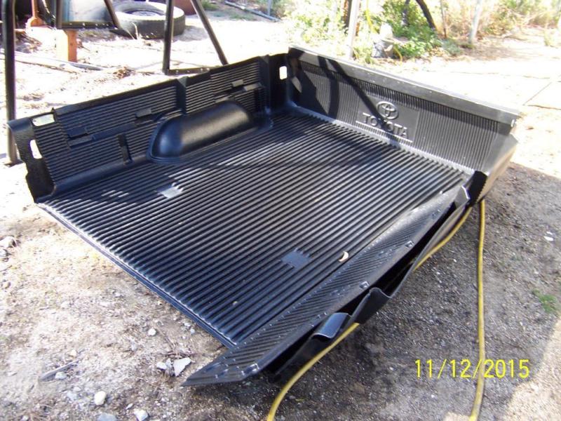 Toyota tundra full bed liner., 1