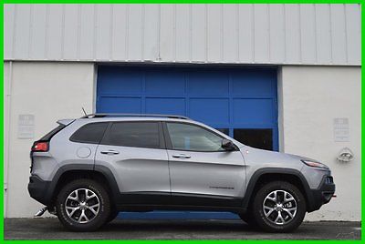 Jeep : Cherokee Trailhawk 3.2L 4WD Blind Spot Monitor Navigation + Repairable Rebuildable Salvage Lot Drives Great Project Builder Fixer Rear Hit