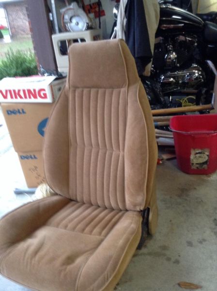 Front seats out of 1983 Z28, 1