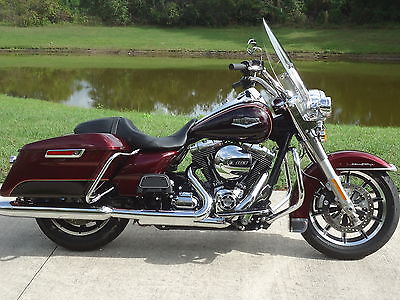 Harley-Davidson : Touring 2015 harley roadking fully optioned and flawless condition