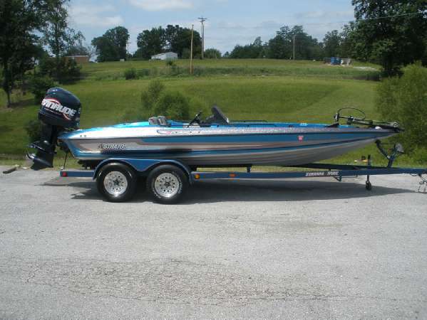 1996 Stratos 201 ProXL 225 HO Evinrude DFI