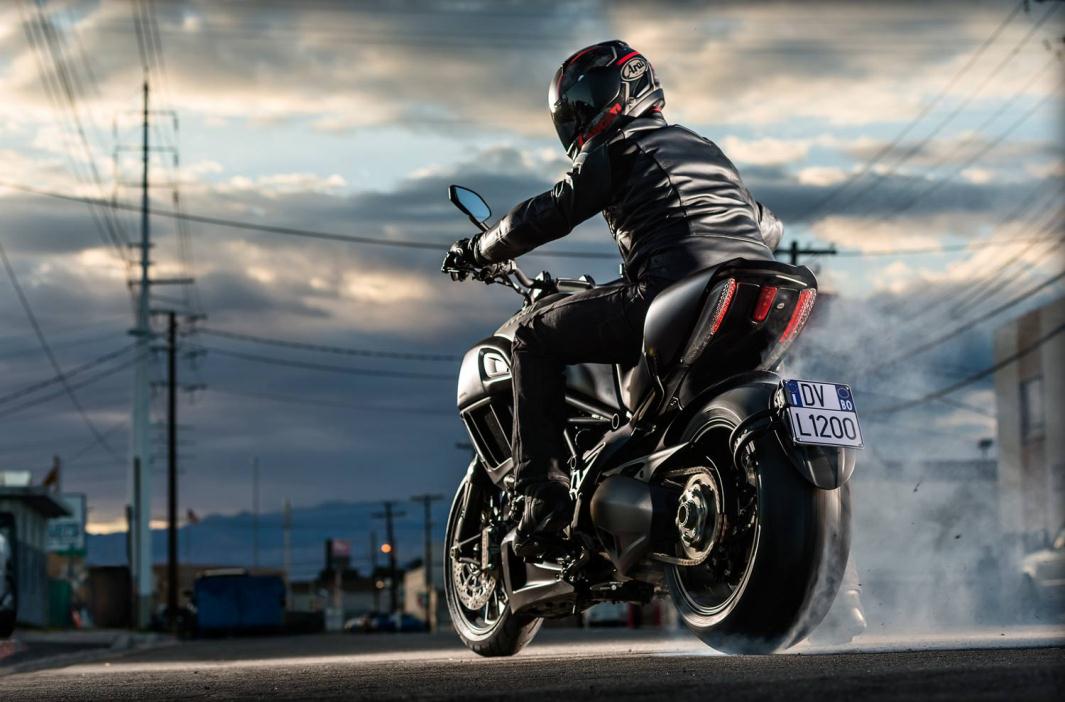 2015 Ducati Monster 900