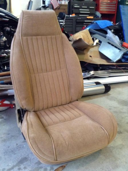 Front seats out of 1983 Z28, 2