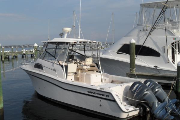 2001 Grady-White 300 Marlin