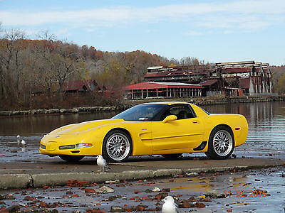 Chevrolet : Corvette 2dr Z06 Hard 50 th anniversary edition 6 speed millennium yellow 20 k miles