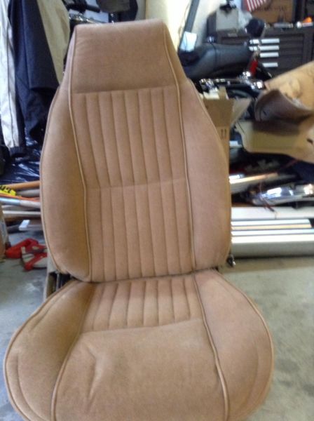 Front seats out of 1983 Z28, 3