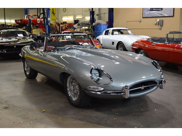 Jaguar : E-Type 4.2 liter series 1 roadster matching numbers exceptional in every way