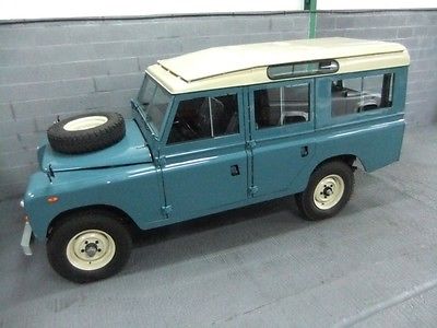 Land Rover : Defender Land Rover 109 Series III station wagon Defender