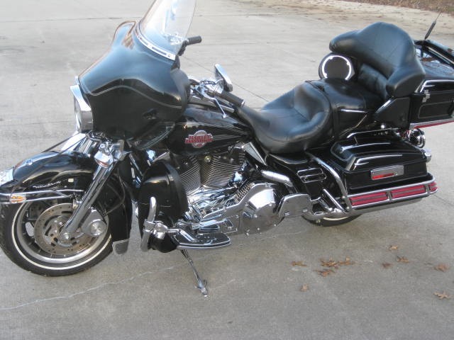 2006 Harley FLHTCUI Electra Glide Ultra Classic - Payments OK