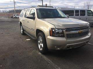 Chevrolet : Suburban 2013 suburban ltz